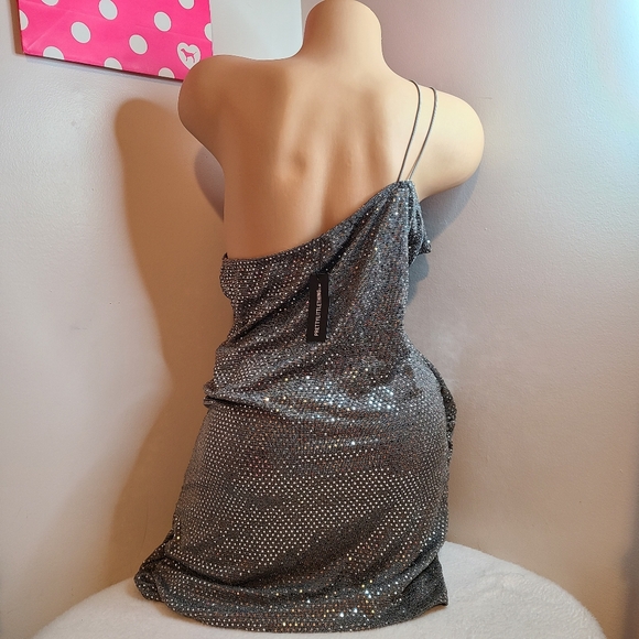 PrettyLittleThing Extreme Plunge Silver Sequin Party Dress Size 12 - Picture 4 of 9
